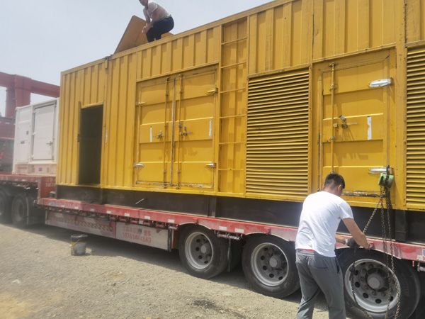 道外除了负载情况和发动机维护，还有哪些因素会影响 200kw 柴油发电机的油耗？