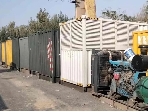 道外200KW柴油发电机机组每小时油耗是多少？